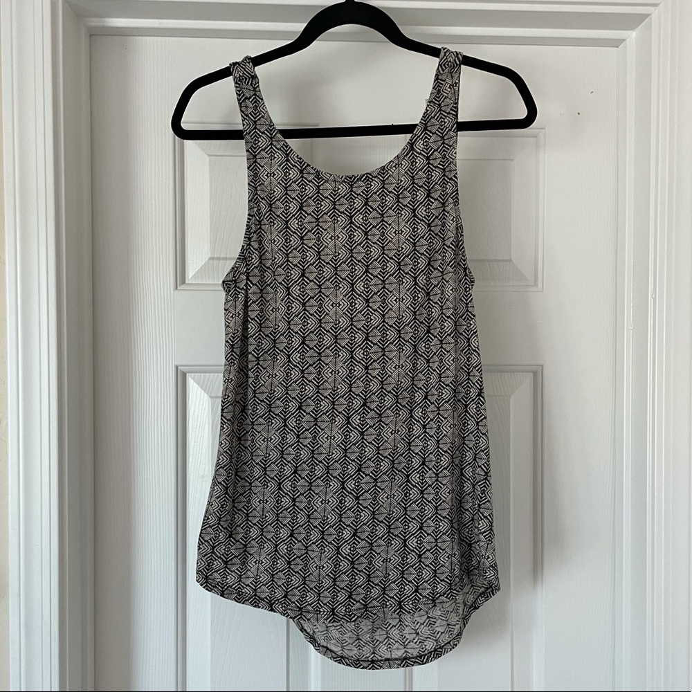 Lucky Lotus - Geometric Tank - Small